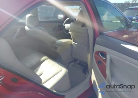 2011 Toyota Camry Xle z USA, uszkodzony, nr VIN 4T1BF3EK3BU732682